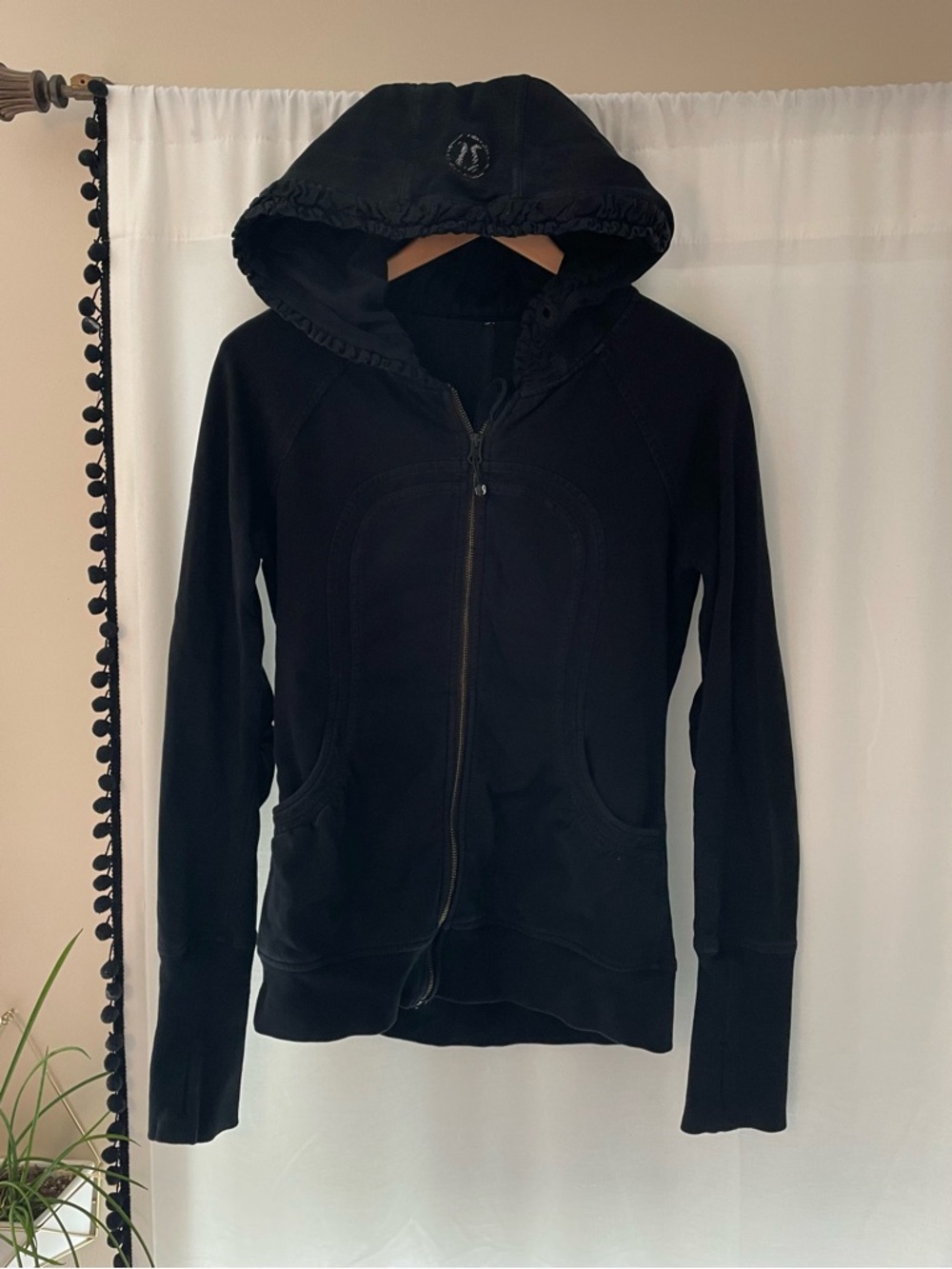 Lululemon back to class jacket 8 black full zip scuba style rare zip up hoodie